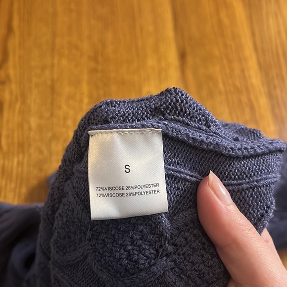 Sokie Collective Woman’s Cut Out Blue Sweater Size S - Picture 5 of 5